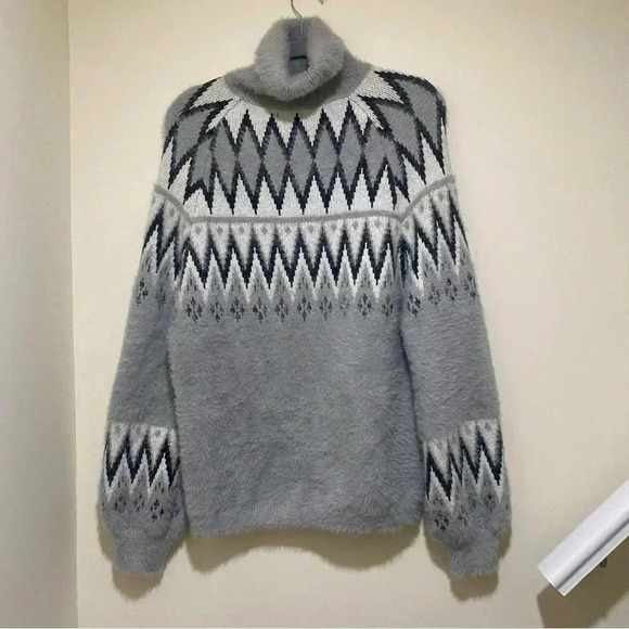 Grey White  Argyle Print Turtle Neck long sleeve Sweater Pink Lily Brand NWOT - Picture 15 of 16